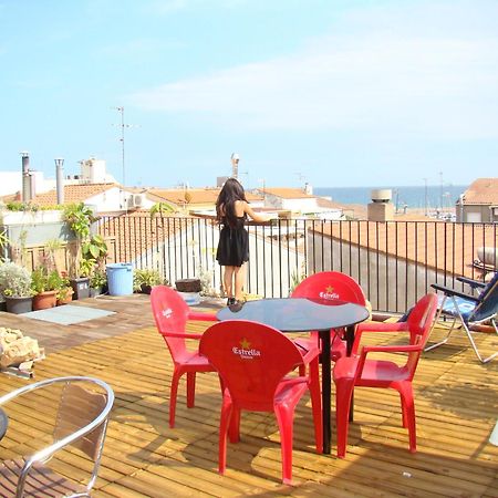 קמברילס Hostal Platja מראה חיצוני תמונה
