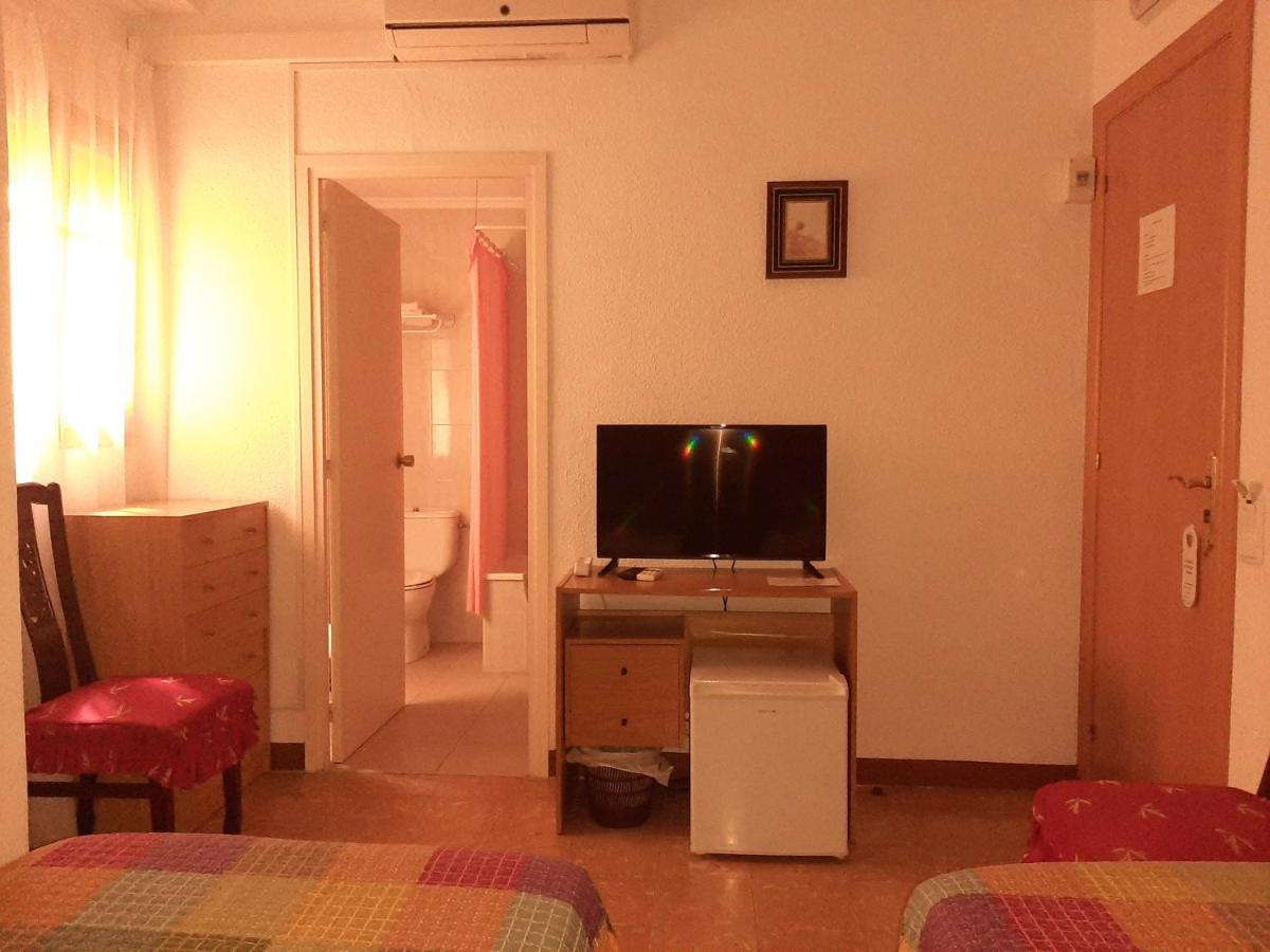 קמברילס Hostal Platja מראה חיצוני תמונה