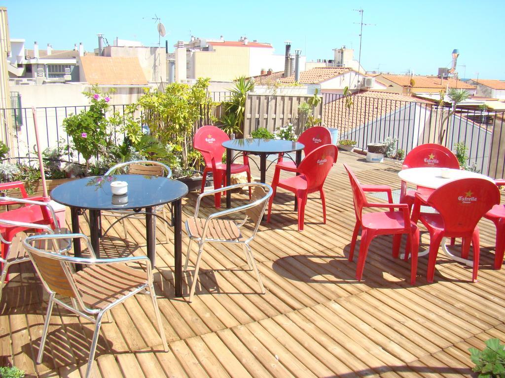 קמברילס Hostal Platja מראה חיצוני תמונה