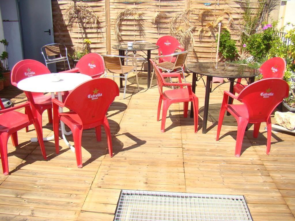 קמברילס Hostal Platja מראה חיצוני תמונה