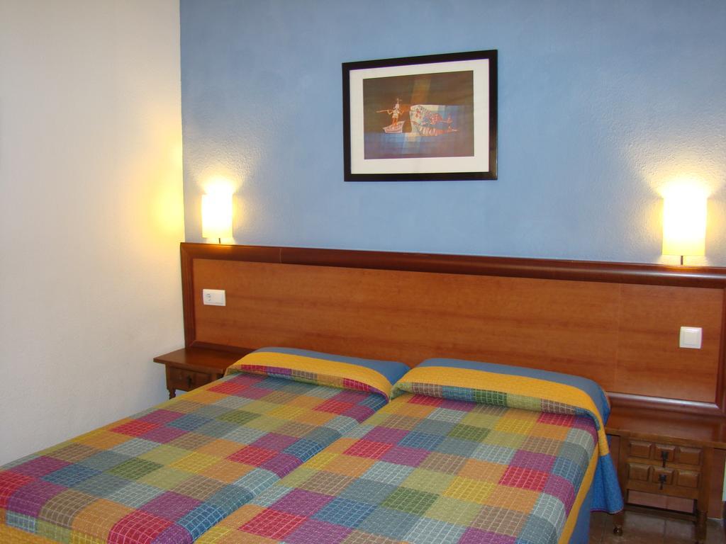 קמברילס Hostal Platja חדר תמונה