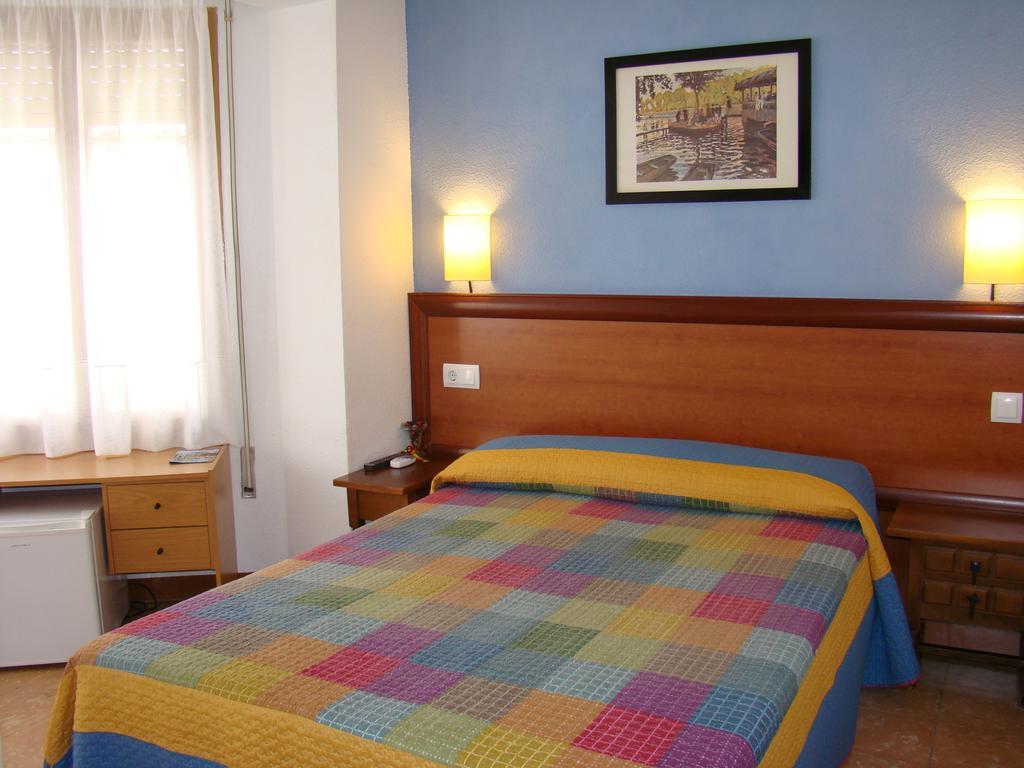 קמברילס Hostal Platja חדר תמונה