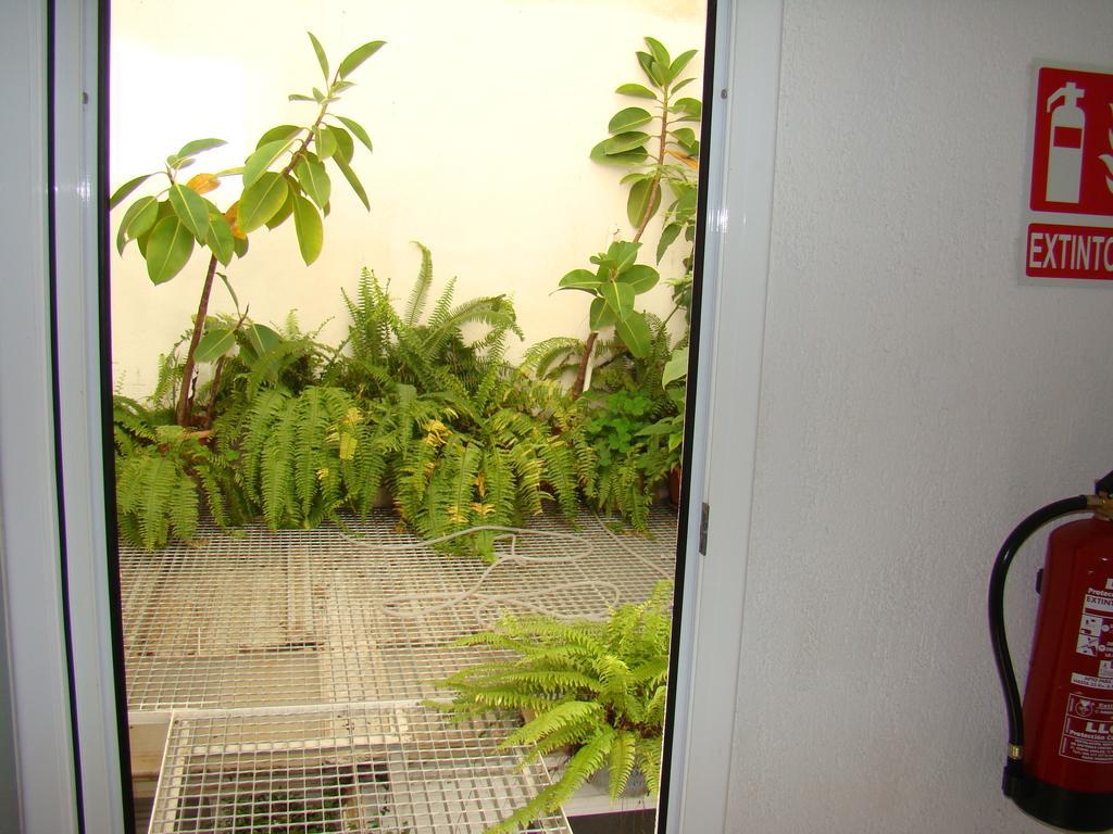 קמברילס Hostal Platja מראה חיצוני תמונה