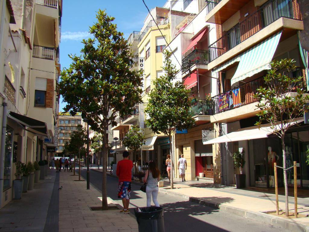 קמברילס Hostal Platja מראה חיצוני תמונה