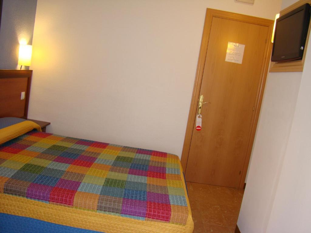 קמברילס Hostal Platja מראה חיצוני תמונה