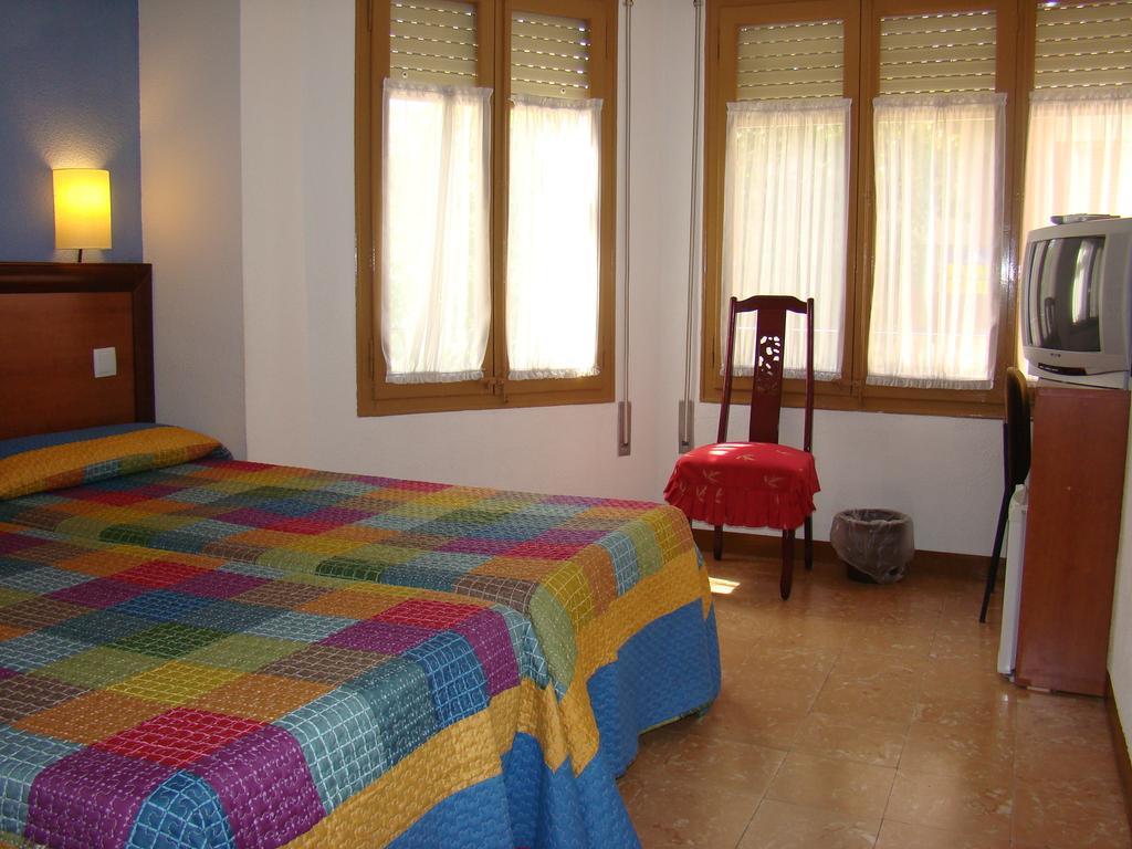 קמברילס Hostal Platja מראה חיצוני תמונה