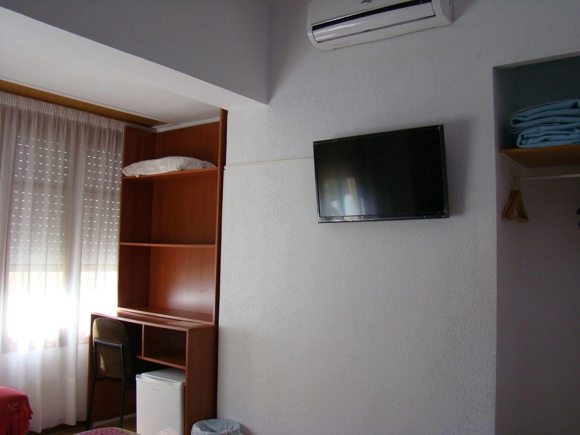 קמברילס Hostal Platja מראה חיצוני תמונה