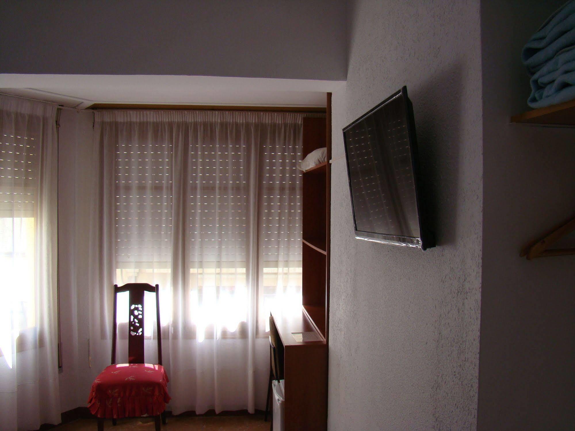 קמברילס Hostal Platja מראה חיצוני תמונה